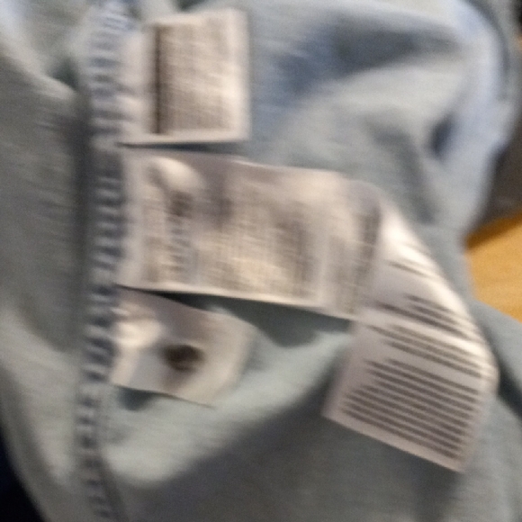 Levi's Classic Light Blue Denim Shirt - Picture 10 of 10